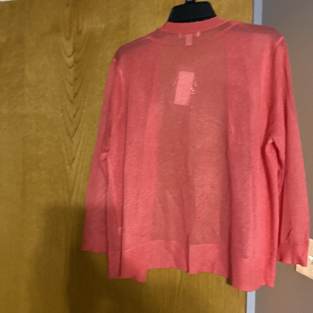 Woman’s Sweater - Picture 2 of 4
